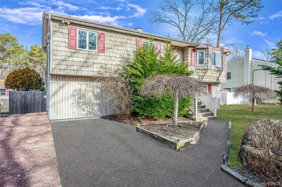 43 Madeline Road, Ridge, NY 11961 - Image #1