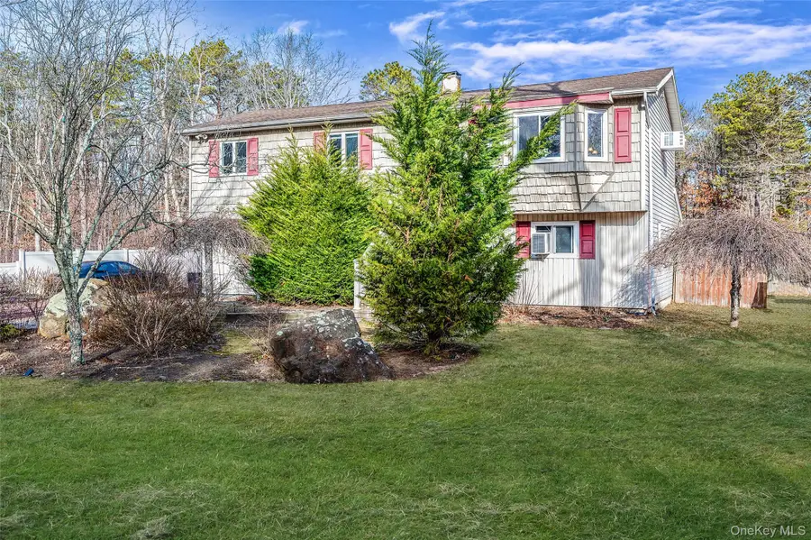 43 Madeline Road, Ridge, NY 11961 - Image #2