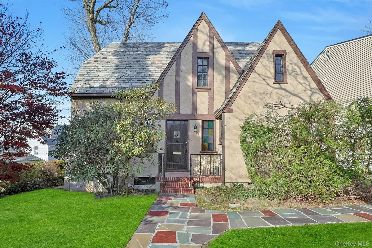 19 Surrey Lane, Yonkers, NY 10710 - Image #1