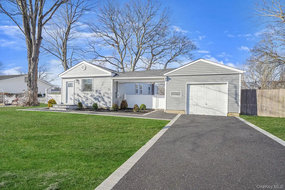 96 Toomey Road, West Islip, NY 11795 - Image #1