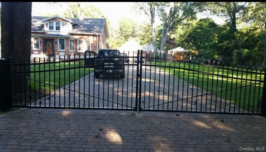 21 Masem Court, Medford, NY 11763 - Image #2