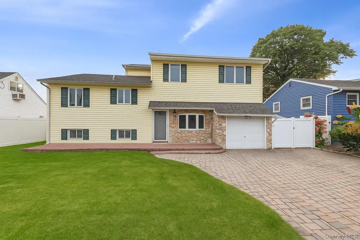 1012 N Ontario Avenue, Lindenhurst, NY 11757 - Image #1