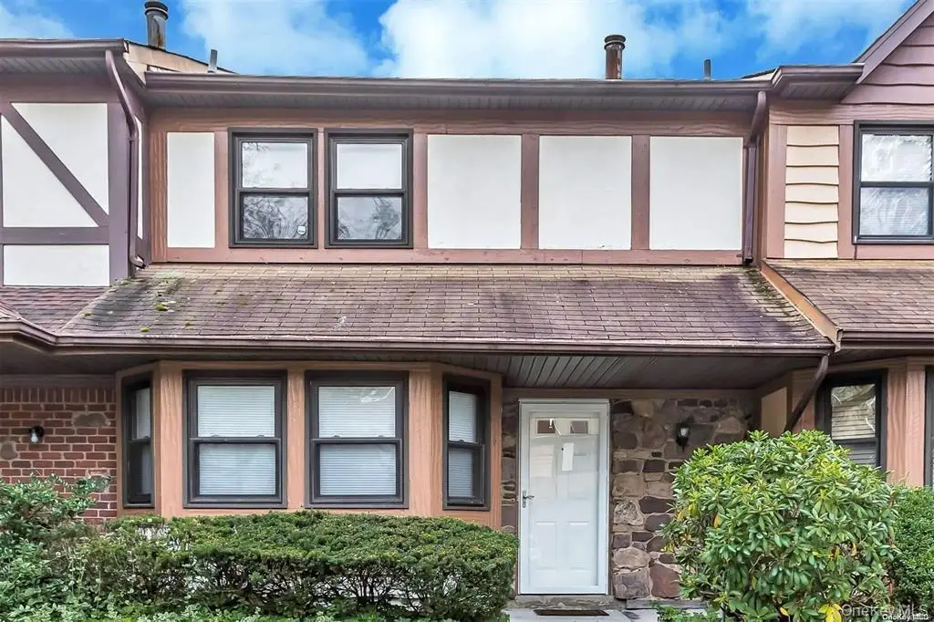 6 Cold Harbour Lane, Woodbury, NY 11797 - Image #1