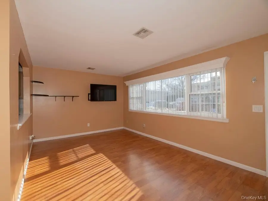 1 Atlantic Avenue #45, Farmingdale, NY 11735 - Image #3
