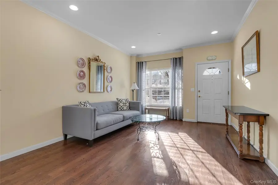 286 Spring Drive #286, East Meadow, NY 11554 - Image #3