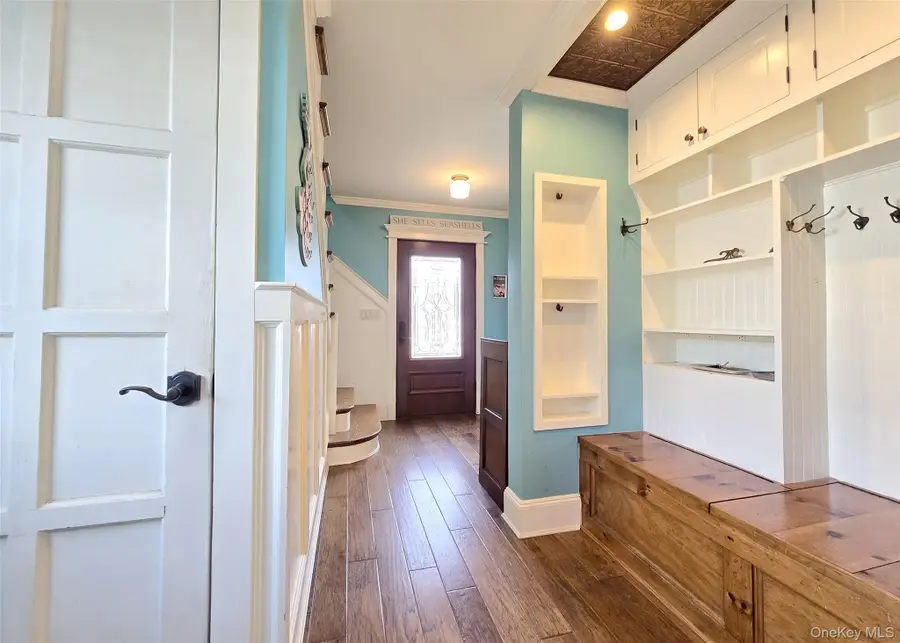 410 Greene Avenue, Sayville, NY 11782 - #2