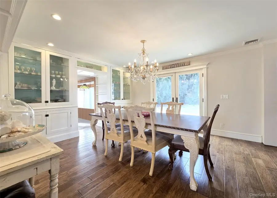 410 Greene Avenue, Sayville, NY 11782 - #3