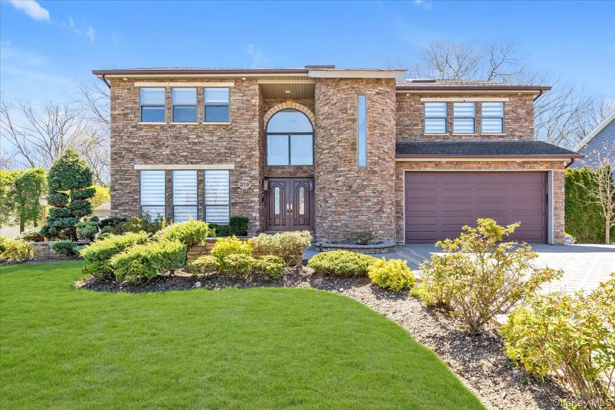 219 Carnation Drive, Farmingdale, NY 11735 - Image #1