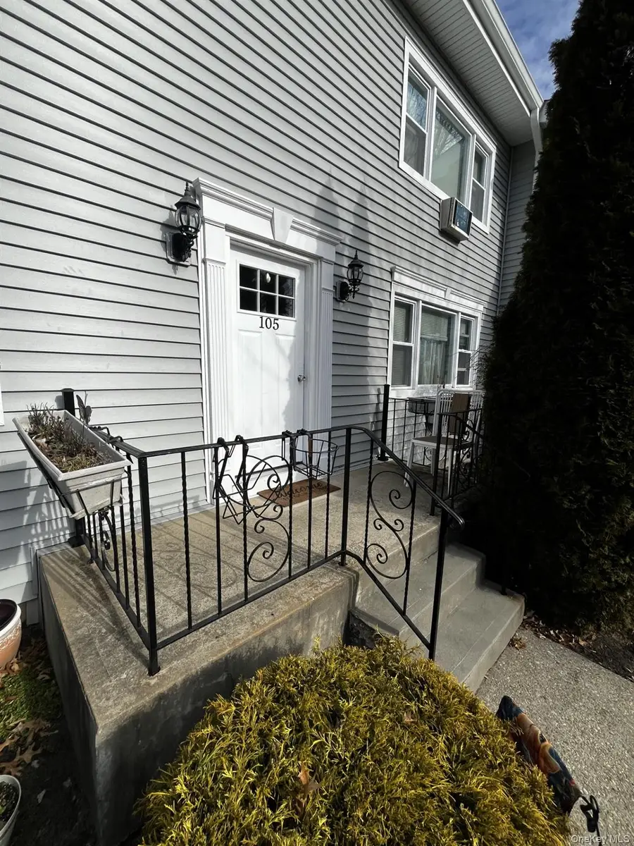 105 Finch Lane #1B, Islip, NY 11751 - Image #2