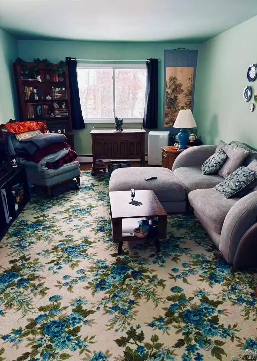 16 Ave J, Ronkonkoma, NY 11779 - Image #3