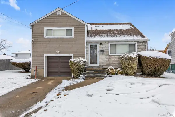 16 Layton Street, Freeport, NY 11520