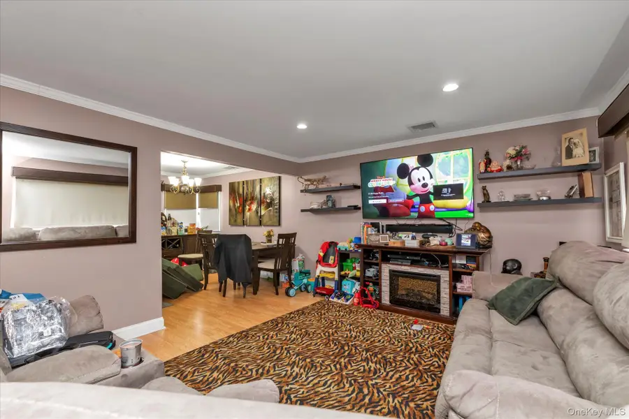 16 Layton Street, Freeport, NY 11520 - #3