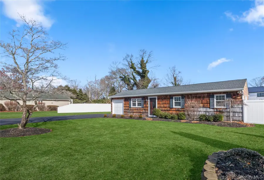 9 Golf Course Road, Bellport, NY 11713 - Image #2