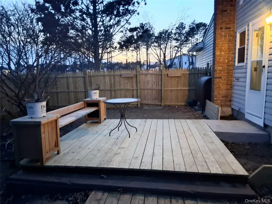 917 Sipp Avenue, East Patchogue, NY 11772 - Image #3