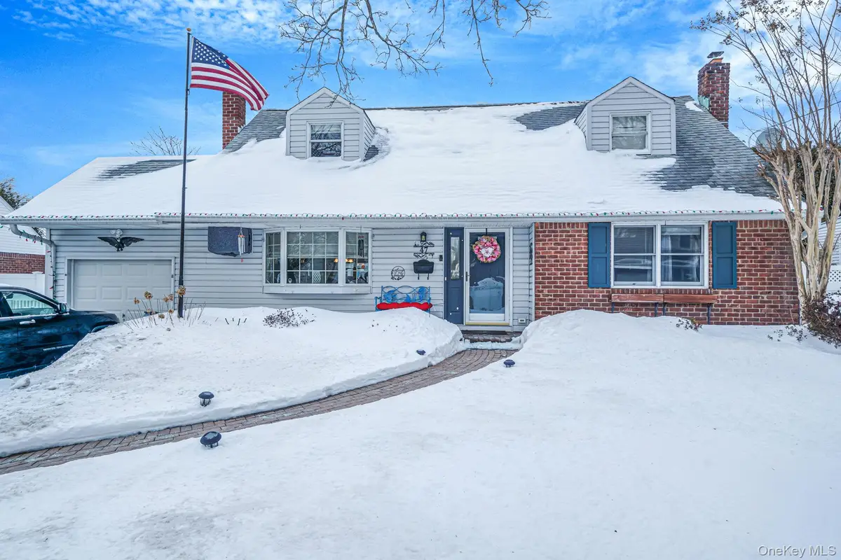 47 Grover Lane, East Northport, NY 11731 - Image #1