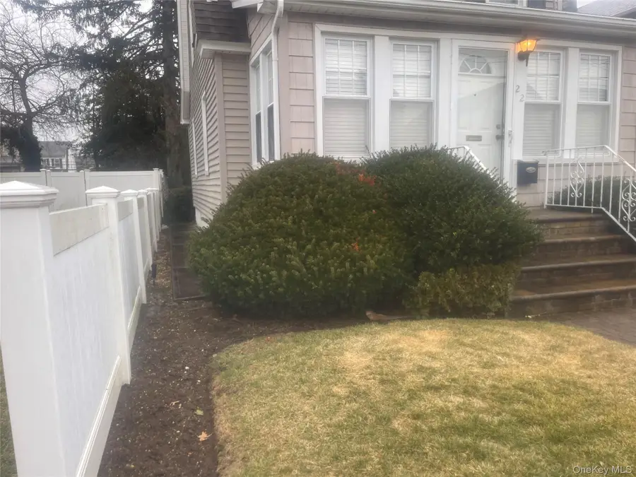 22 Eton Street, Valley Stream, NY 11581 - #3