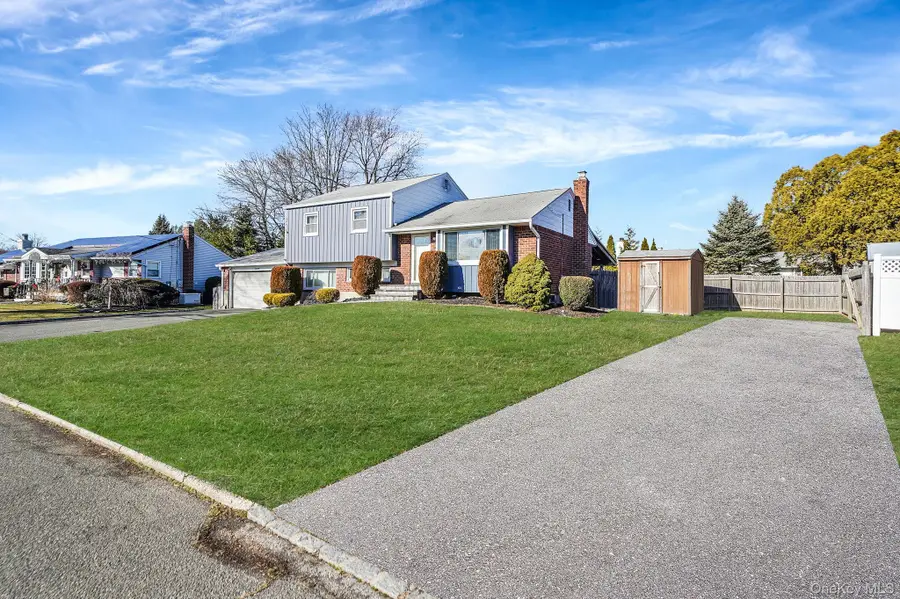 7 Marlowe Place, Greenlawn, NY 11740 - Image #3