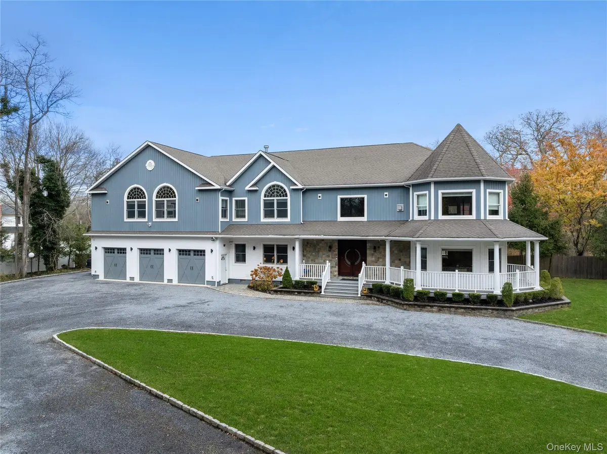 717 W Montauk Highway, Bay Shore, NY 11706 - Image #1