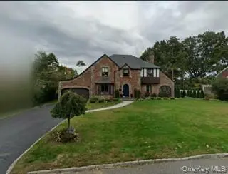 25 Pond Park Road, Great Neck, NY 11023