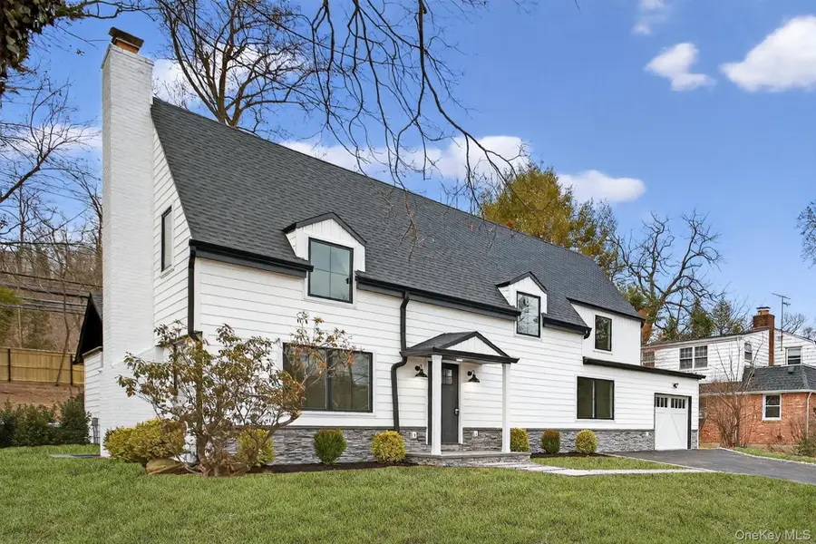 199 Salem Road, East Hills, NY 11577 - Image #2