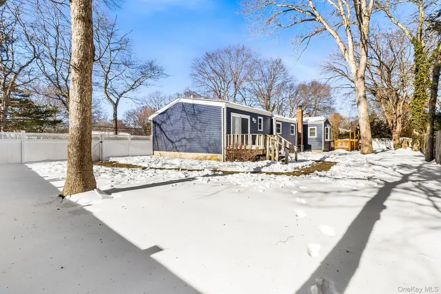 211 Oswego Avenue, Medford, NY 11763 - #3