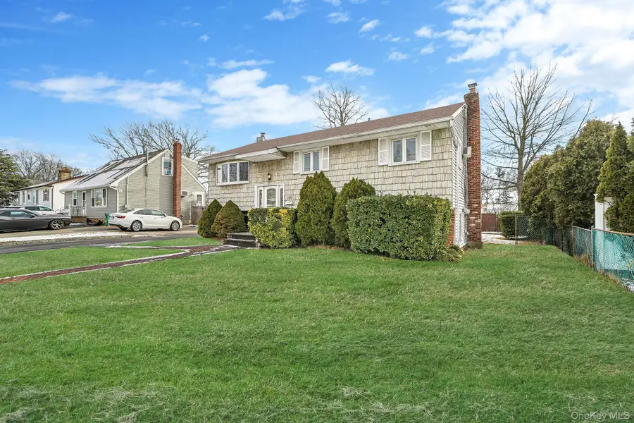 60 Liberty Avenue, North Babylon, NY 11703 - #2