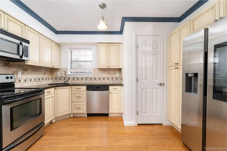 34 Shinnecock Avenue, East Quogue, NY 11942 - #3