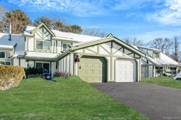 97 Drexelgate Court, Middle Island, NY 11953