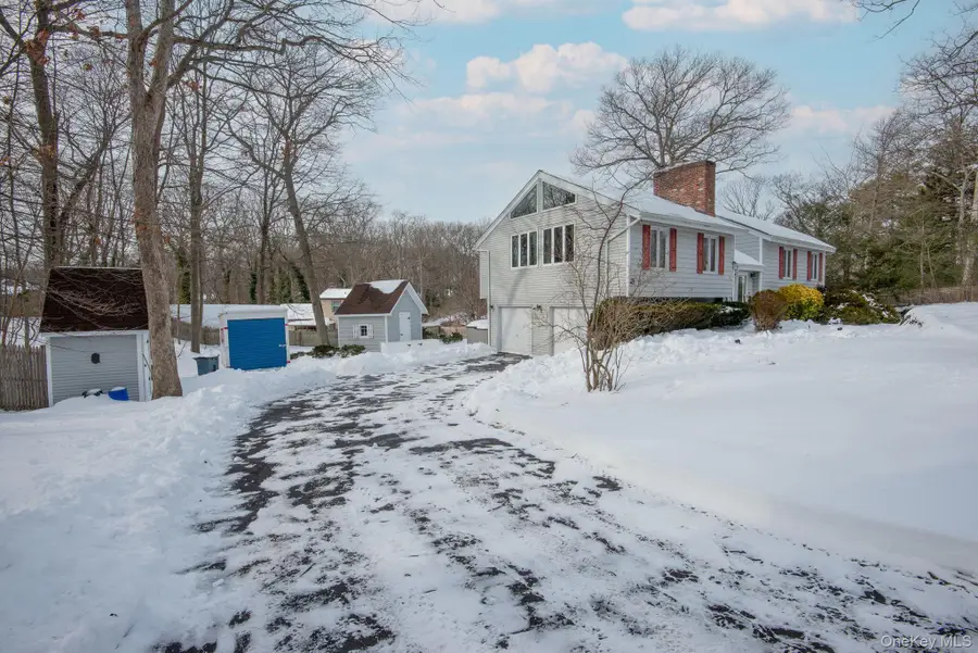 22 Glenview Avenue, Northport, NY 11768 - Image #2