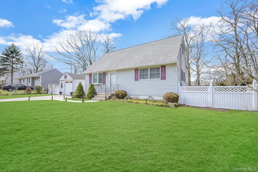 15 Lehigh Avenue, Centereach, NY 11720 - Image #3