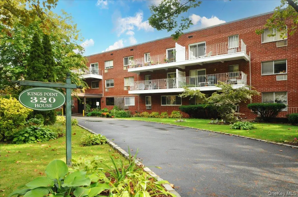 320 E Shore Road #4C, Great Neck, NY 11023 - #1