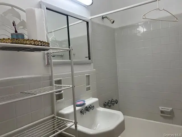 144-30 Sanford Ave Sanford Avenue #6U, Flushing, NY 11355 - Image #3