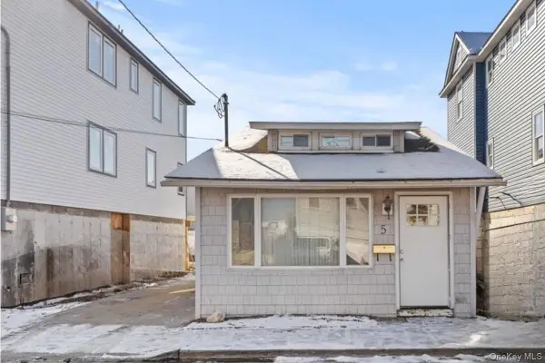 5 James Street, East Rockaway, NY 11518