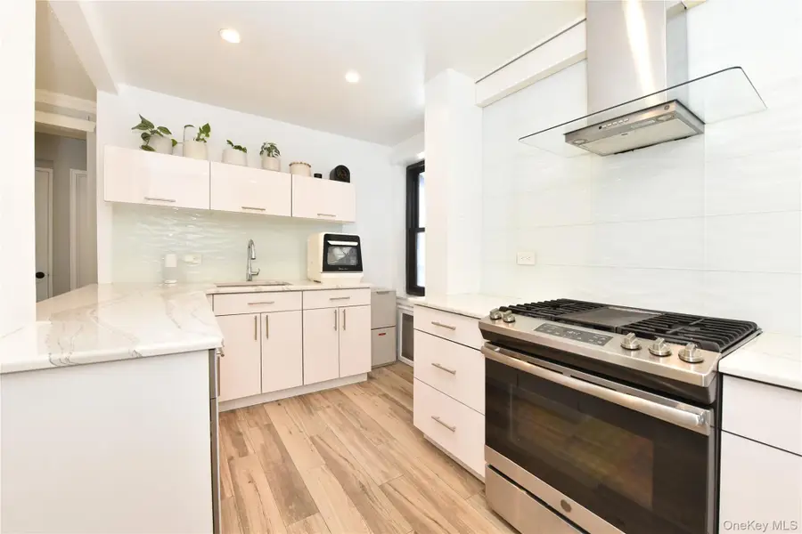 211-06 75th Avenue #2E, Bayside, NY 11364 - Image #2