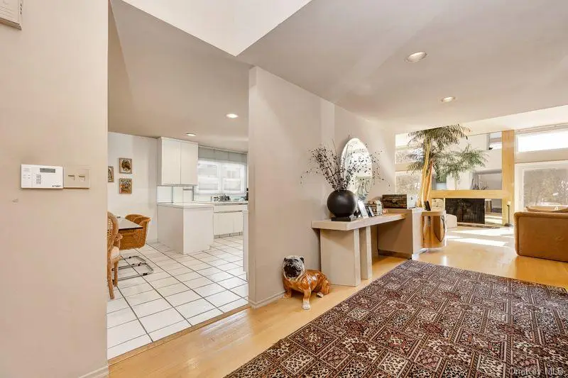 27 Fairway Drive, Manhasset, NY 11030 - Image #3