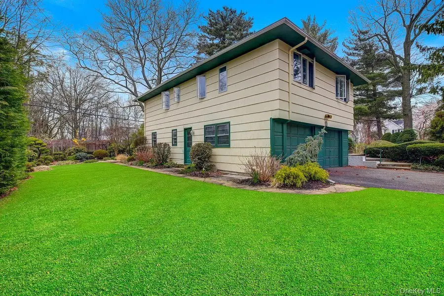 25 North Drive, Great Neck, NY 11021 - Image #2