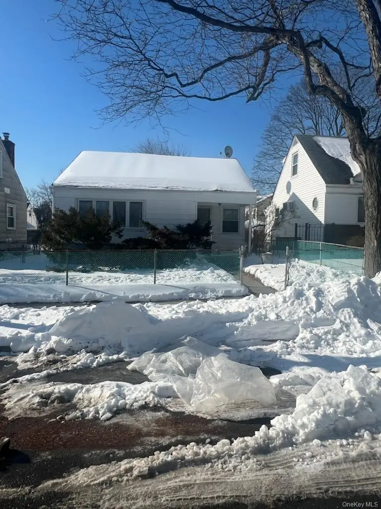 7950 262nd Street, Glen Oaks, NY 11004 - Image #1