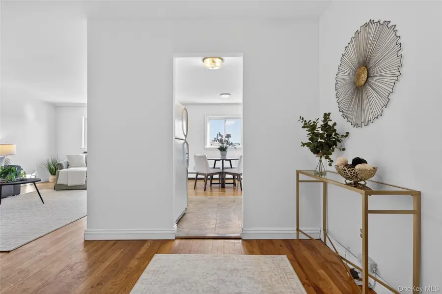 1 Toms Point Lane #apt C Building 1, Port Washington, NY 11050 - Image #3