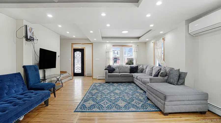 34 Diamond Street, Elmont, NY 11003 - #3