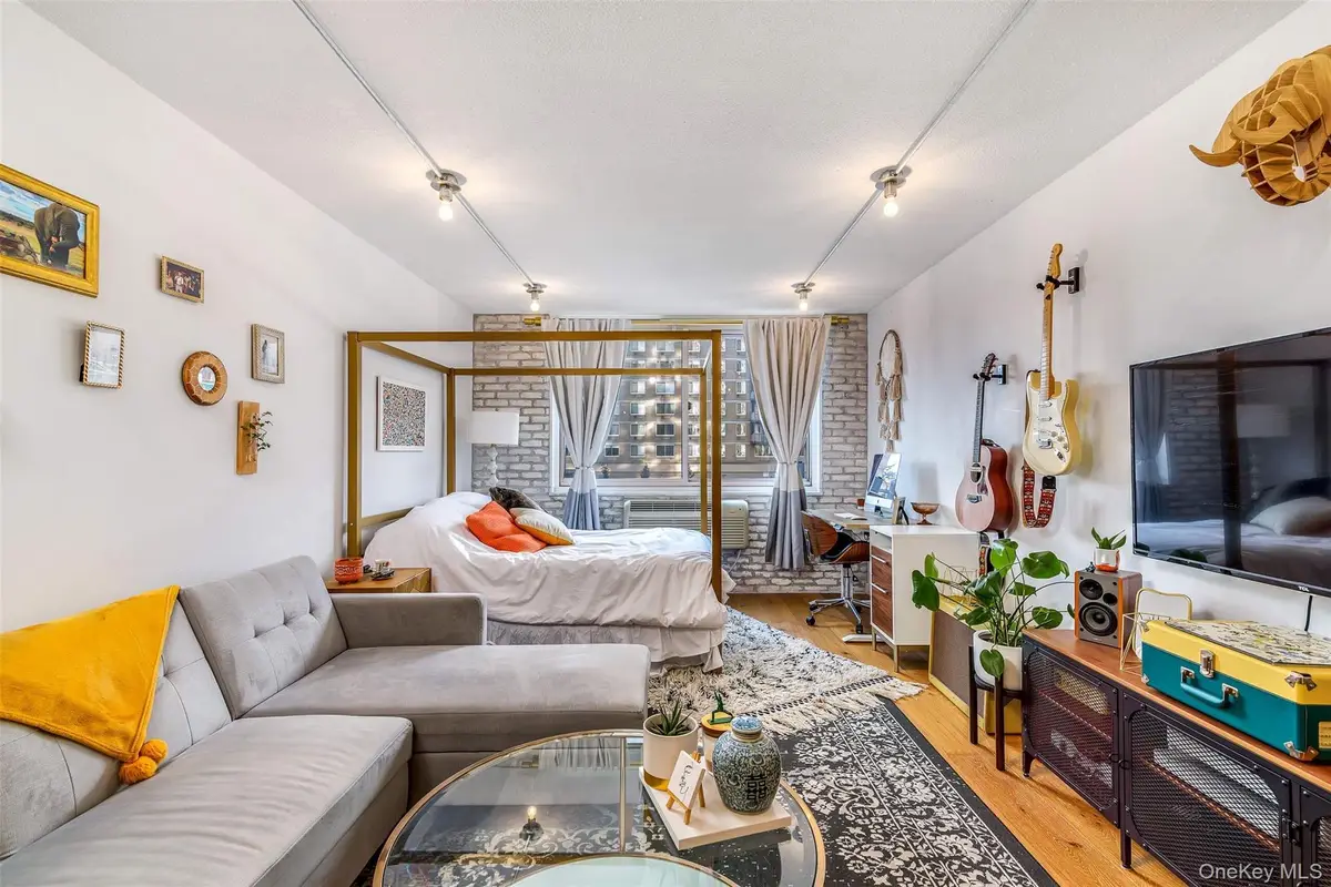 118-17 Union Turnpike #2J, Forest Hills, NY 11375 - Image #1