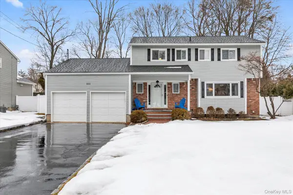 111 Cocks Lane, Locust Valley, NY 11560