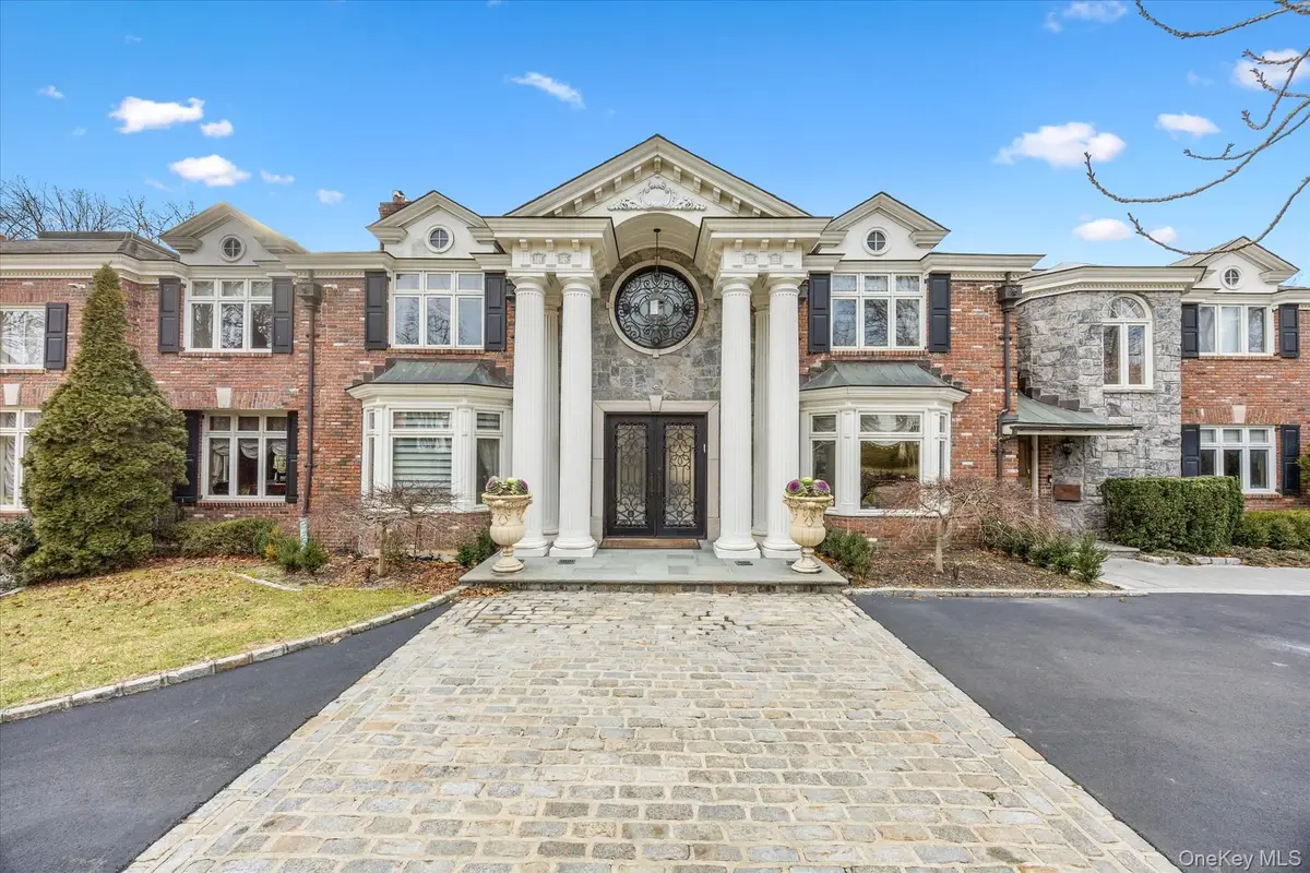 10 Hemlock Drive, Great Neck, NY 11024 - #1