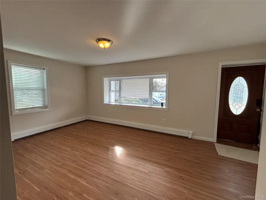 55 Waverly Avenue, Smithtown, NY 11787 - Image #3