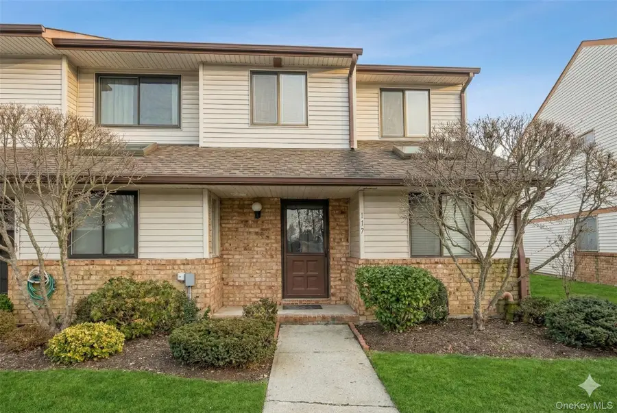 117 Laurel Lane, Wantagh, NY 11793 - Image #2