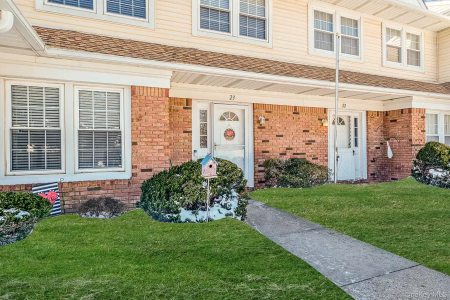 23 Gazebo Lane, Holtsville, NY 11742 - #2