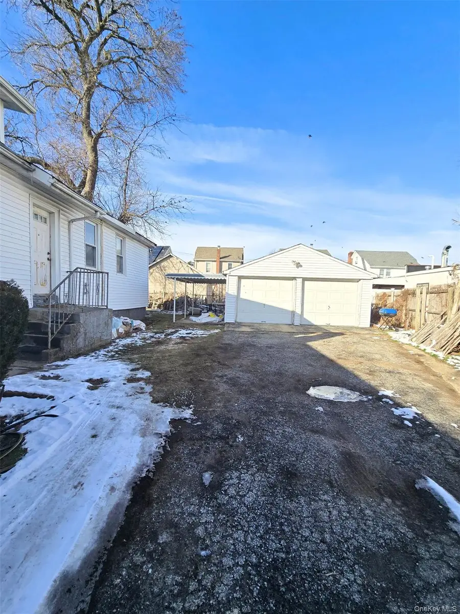 27 Midwood Street, Hempstead, NY 11550 - #3