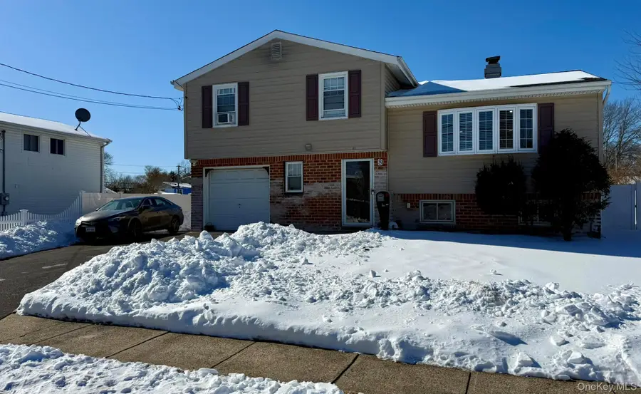 8 Speed Street, Brentwood, NY 11717 - #2