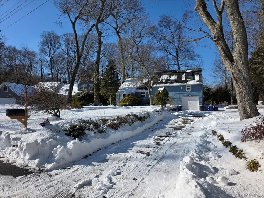 3 Tappen Drive, Melville, NY 11747 - Image #2