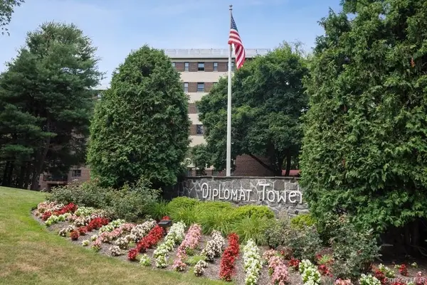 100 Diplomat Drive #5H, Mount Kisco, NY 10549