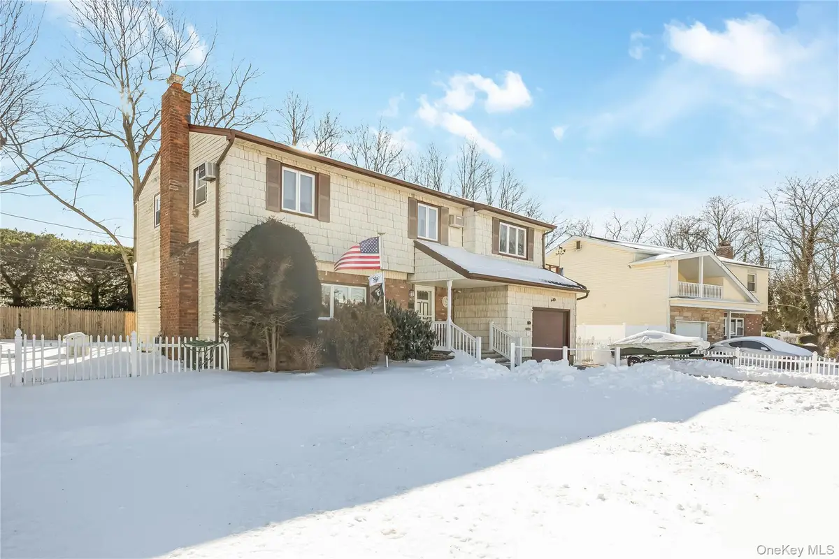 10 Leanore Drive, Farmingdale, NY 11735 - #1